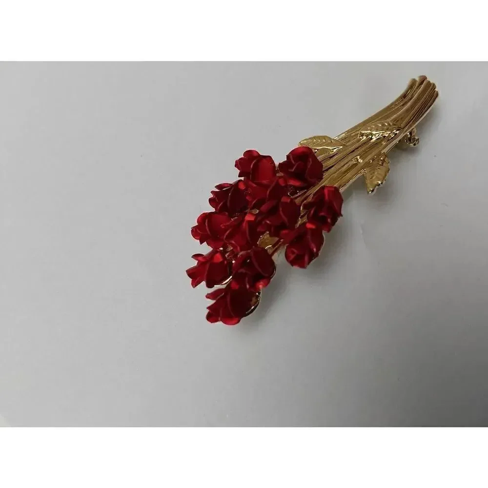 Rose bouquet brooch/pin Metal sculpture Red Gold